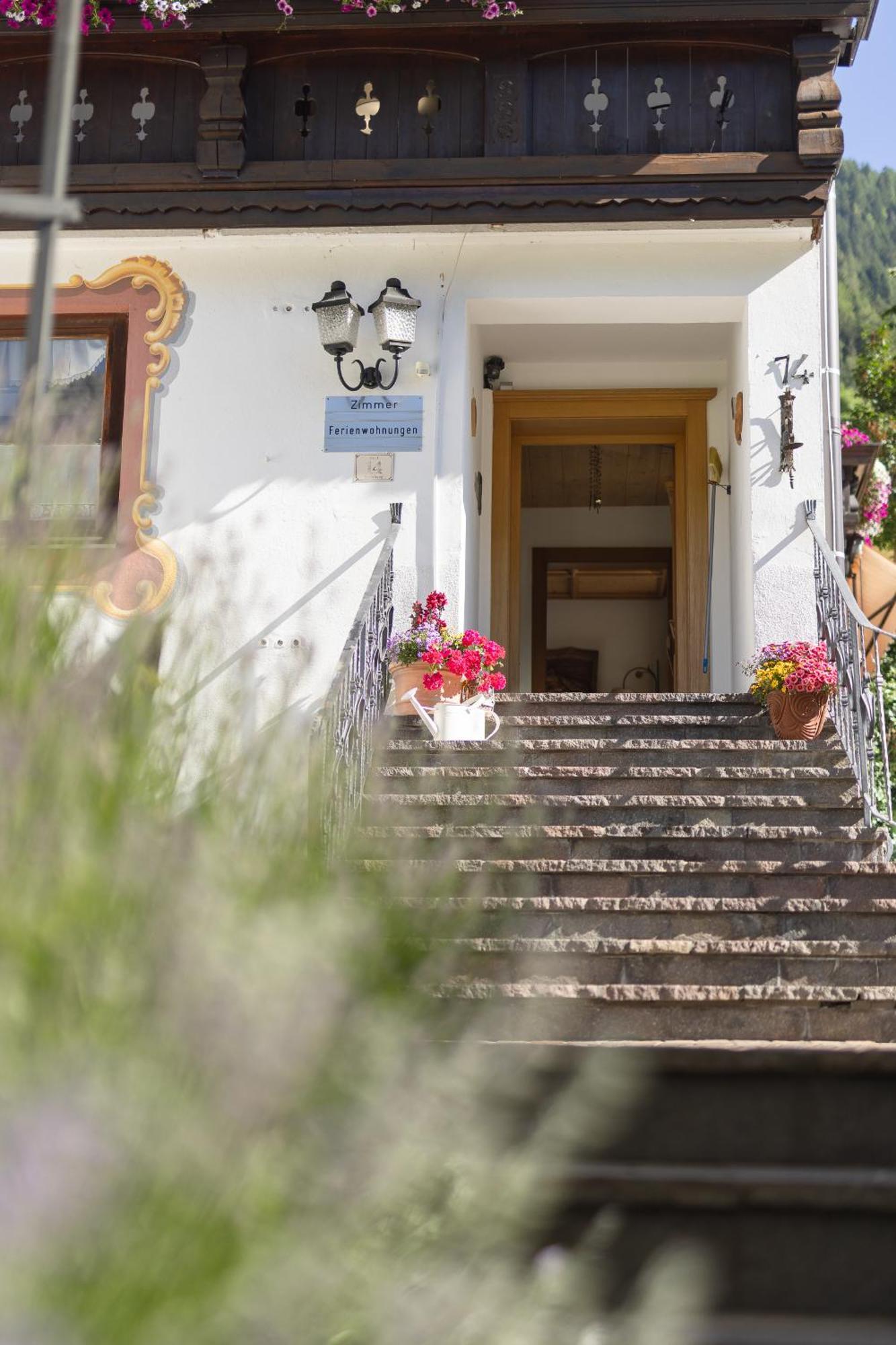 Pension Gulla - Ferienhaus Appartements B&B Neustift im Stubaital Zewnętrze zdjęcie