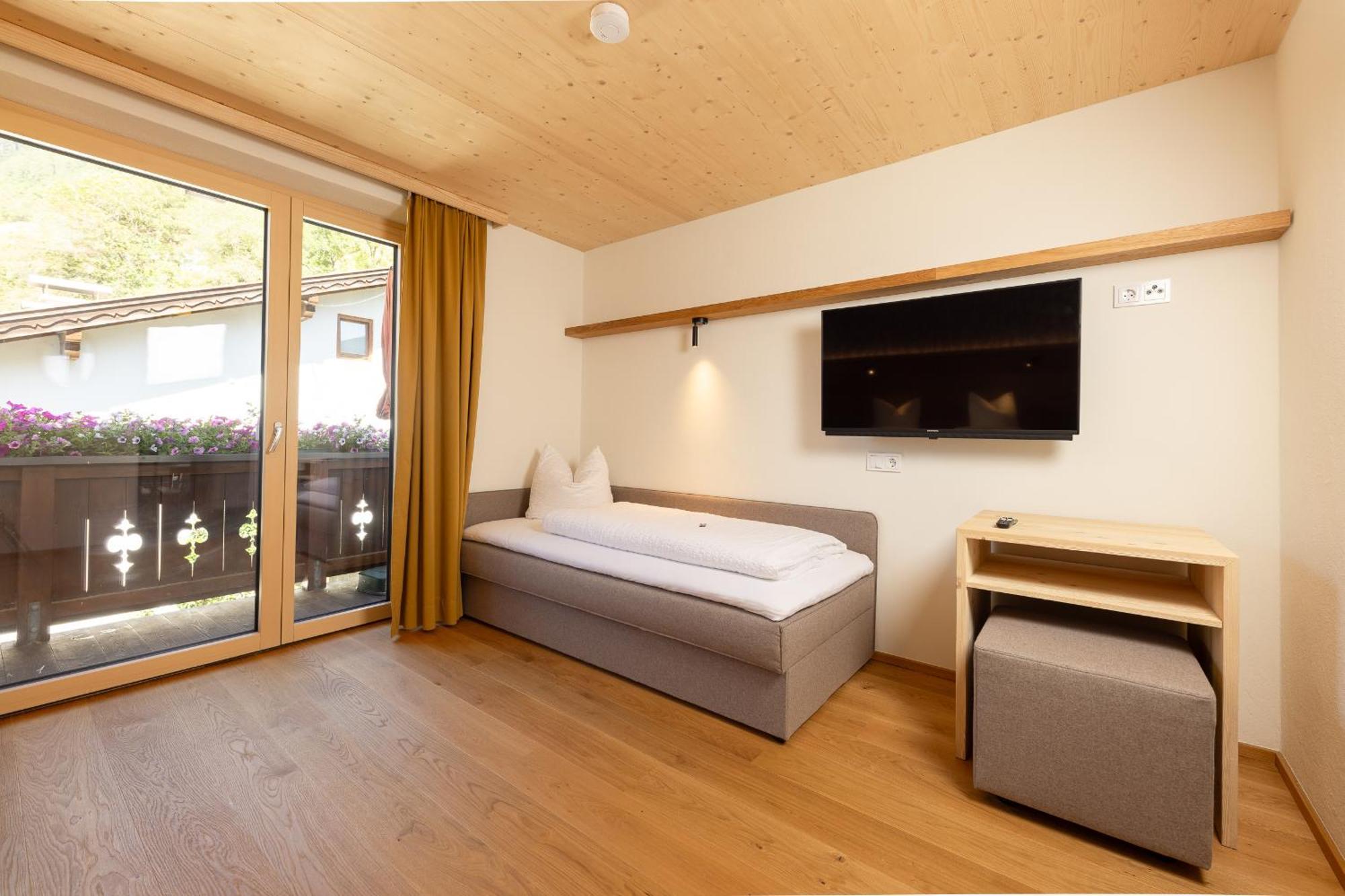Pension Gulla - Ferienhaus Appartements B&B Neustift im Stubaital Zewnętrze zdjęcie